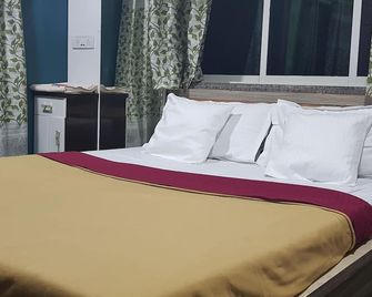 Silver Oak Villa - Panchgani - Bedroom