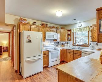 Charming Apartment w/ Yard & Beautiful Gardens! - Manheim - Cozinha