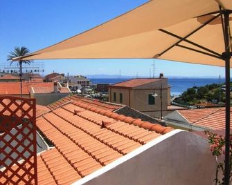 B&B Guest House Il Porto Vecchio - Stintino - Balcony