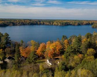 Traditional Cottage in Muskoka Lakes Bala - Mactier