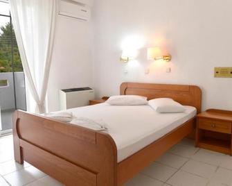 Hotel Proteas - Skala Rachoniou - Habitación