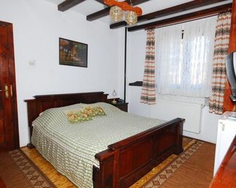 Pension Casa Bradul - Predeal - Schlafzimmer