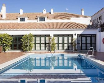 Hotel Tugasa Sierra y Cal - Olvera - Басейн