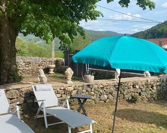 Old farmhouse in the Loire gorges - Vorey - Patio