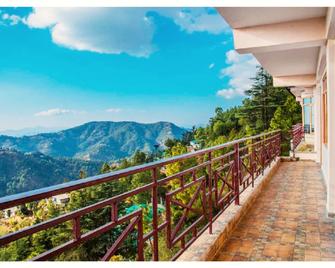 Goroomgo Shimla Nature Ville - Shimla - Balcony