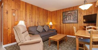 The Cedarwood Inn & Suites - Sidney - Vardagsrum