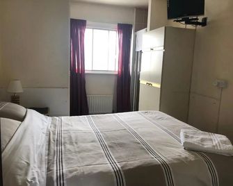 Charde Guest House - Birmingham