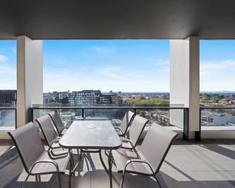 The Eminence Apartments By Cllix - Melbourne - Balcony
