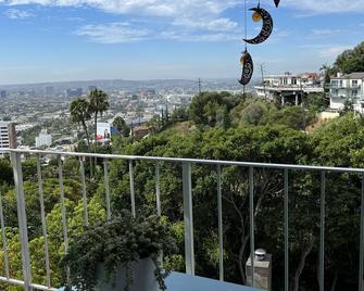 West Hollywood, Hollywood Hills, Sunset Strip House with Beautiful Views - Beverly Hills