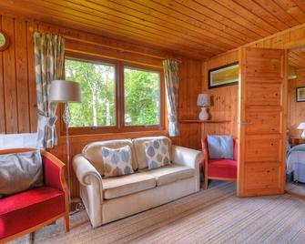 4 Pinewood Retreat - Seaton - Living room