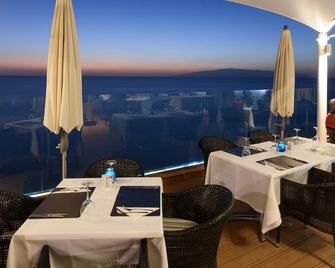 Ona Pearly Grey - Callao Salvaje - Restaurant