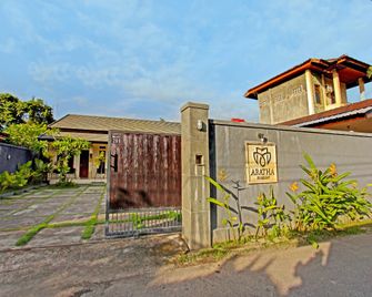 OYO 91881 Aratha Homestay - Mataram - Edificio