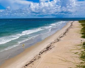 No-Stairs Beach Getaway - Ground Floor Pet-Friendly 2br - Fort Pierce - Plaża