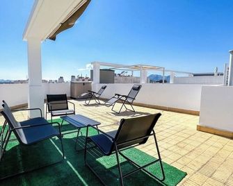 Bonito Apartamento en Almoradi con Piscina - Almoradí - Balcón