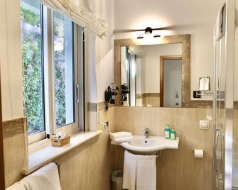 Residence Verdeluna - Pietrasanta - Bathroom