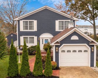 Waterfront Home on the Chesapeake Bay! - Shady Side - Building