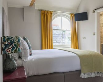 The Bear Hotel - Wareham - Schlafzimmer