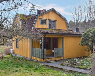 Stunning home in Mörrum with WiFi - Mörrum - Edificio