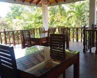 Rockery Villa Ayurveda - Bentota - Balcón