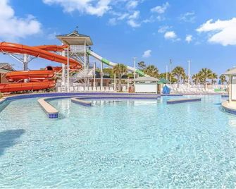 The Wave in Ocean Lakes w/ Golf Cart & Linens Included - Myrtle Beach - Pool