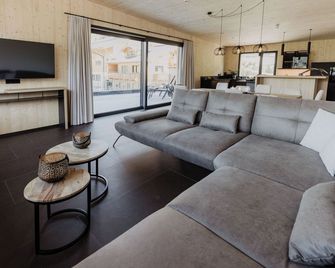 Landhaus Saalbach - Ski in & out - Saalbach - Wohnzimmer