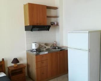 Ta Adelfia - Pylos - Kuchyň