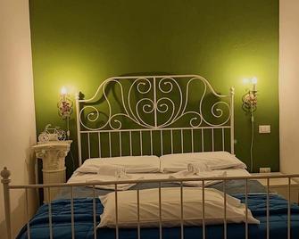 B&B Madam Treviso - Treviso - Schlafzimmer