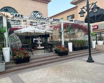 3 bedrooms apartment - New Cairo - Patio