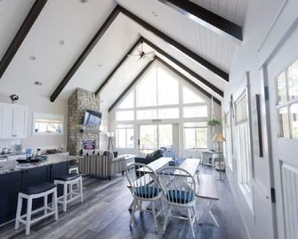 Exquisite Cottage on Lake Brophy. Lic1971 - Alexandria - Restaurant