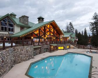 Lizard Creek Lodge - Fernie - Zwembad