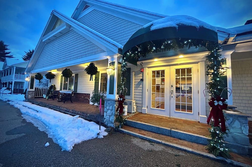 جولدن جابلز إن