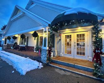 Golden Gables Inn - North Conway - Building