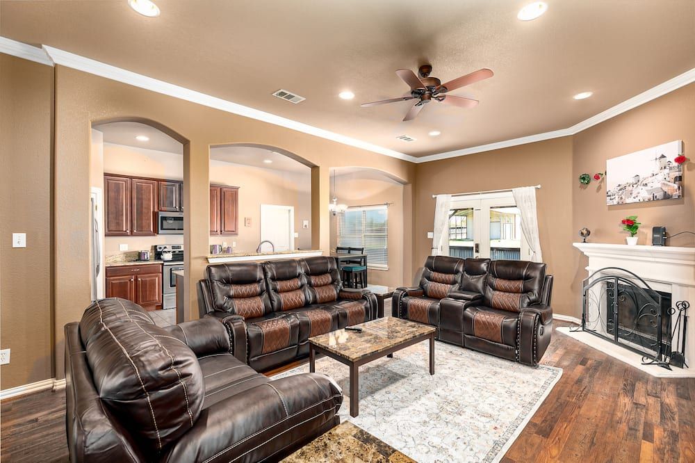 Perfect Stay in Ranch-like House with Huge Backyard! - Forney - Sala de estar