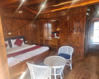 Hotel Hill View Nainital - Nainital - Bedroom