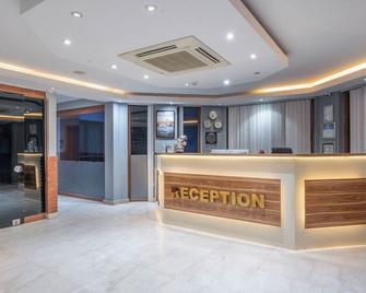 Majeste Hotel Bodrum - Bodrum - Front desk