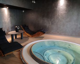 Lodge Hôtel & Spa Les Voiles du Grand Large - Meyzieu