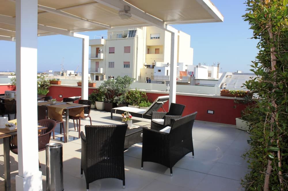 Hotel 33 Baroni - גאליפולי - מרפסת