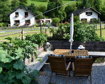 Wild Glamping in the Vienna Alps - Kapellen - Terasa
