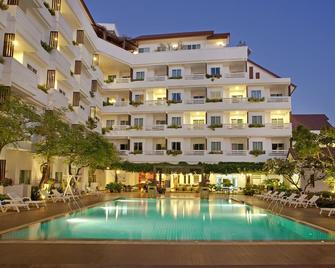 Hill Fresco Hotel - Pattaya - Building
