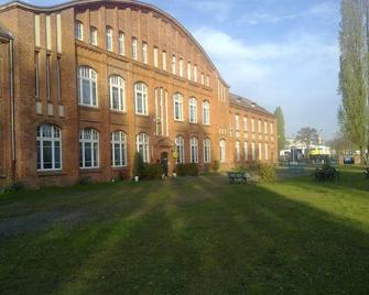 Bongard - ברלין - בניין