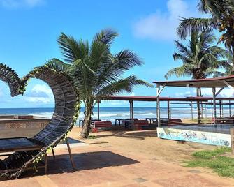 Tropicana Beach & Resort - Monrovia - Playa