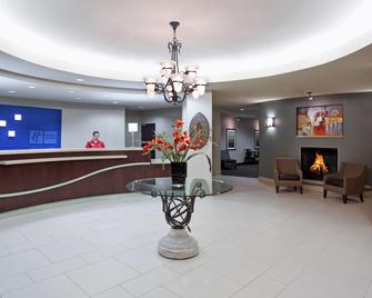 Holiday Inn Express & Suites Zanesville North - Zanesville - Front desk
