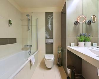 Hotel Cubix - Braşov - Bathroom