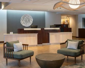 Fairfield Inn & Suites by Marriott Tampa Westshore/Airport - טמפה - דלפק קבלה