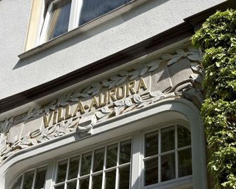 Privat-Hotel Villa Aurora - באד נוינאהר-ארוויילר - בניין