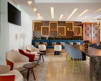 DoubleTree by Hilton Shymkent - Šymkent - Salónek