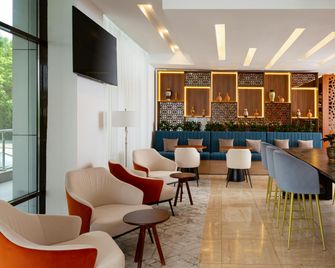 DoubleTree by Hilton Shymkent - Šymkent - Area lounge