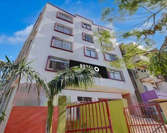 Classic Hotel Four Square - Patna - Κτίριο