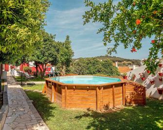 Holiday apartment Miraflores for 1 - 4 persons with 2 bedrooms - Holiday apartment - Alges - Piscine