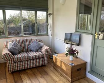 The Granary - Lydney - Living room